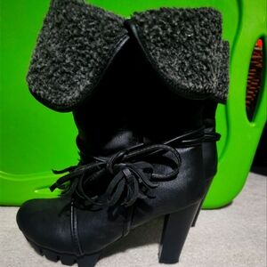 Black heeled boots
